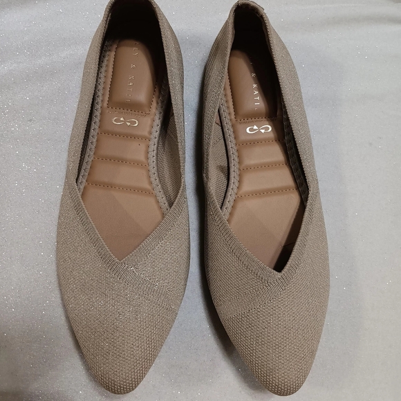 Chic Taupe Flats by - Picture 1 of 8
